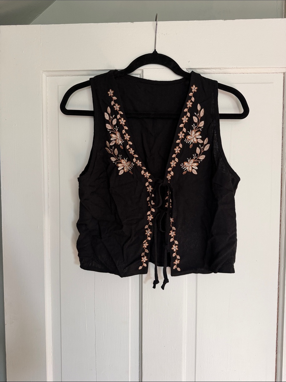 SHEIN Black Floral Embroidered Tie-Front Tank